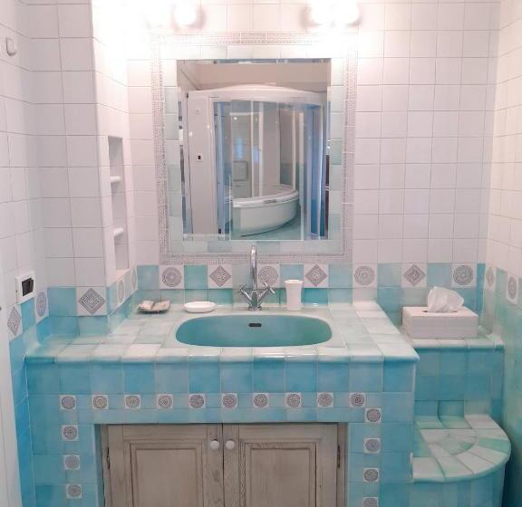 Трехместный Номер Стандарт с Балконом, Villa Bruna