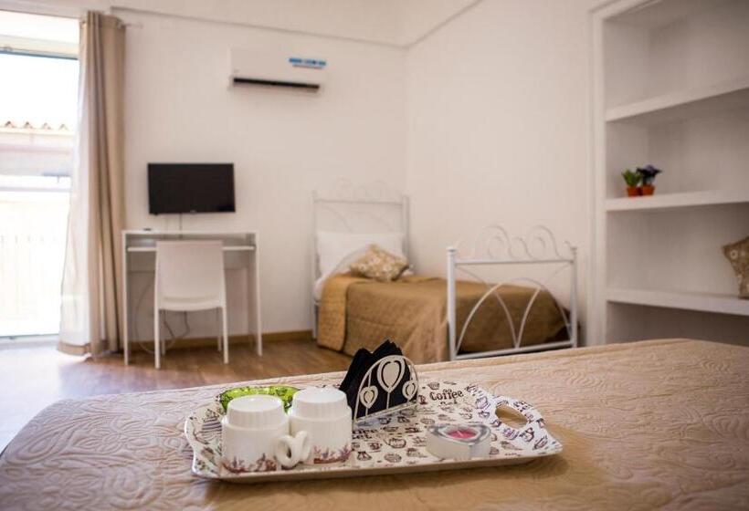 اتاق استاندارد سه نفره, La Casa Del Barocco