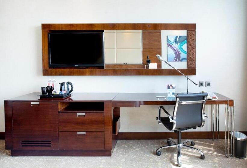 带大床的豪华间, Courtyard By Marriott Pune Chakan