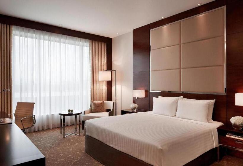 带大床的行政房间, Courtyard By Marriott Pune Chakan