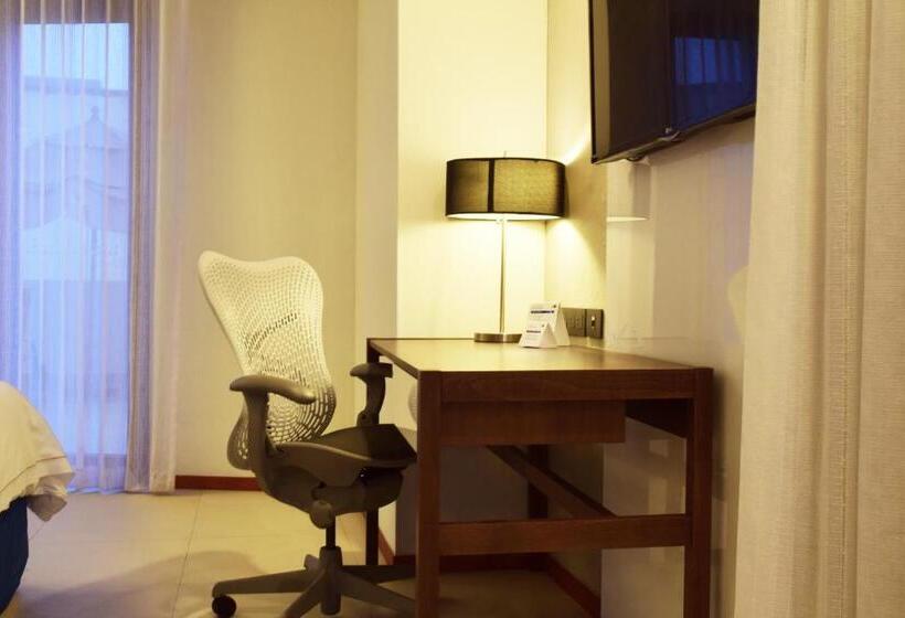 سوئیت اجرایی با تخت کینگ, Holiday Inn Express Puerto Vallarta, An Ihg