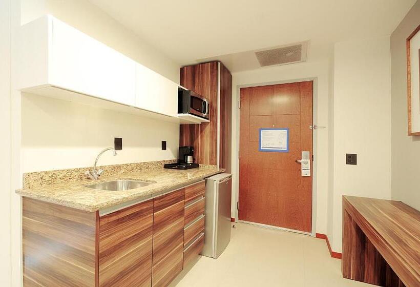 سوئیت با تخت بزرگ, Holiday Inn Express Puerto Vallarta, An Ihg