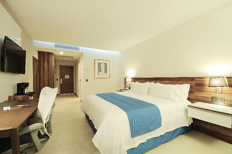 اتاق استاندارد با تخت بزرگ, Holiday Inn Express Puerto Vallarta, An Ihg
