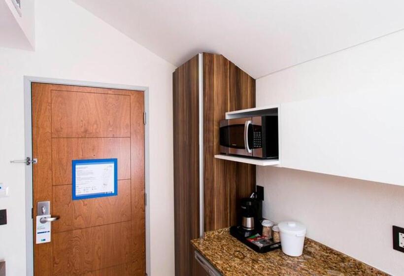 سوئیت با تخت بزرگ, Holiday Inn Express Puerto Vallarta, An Ihg
