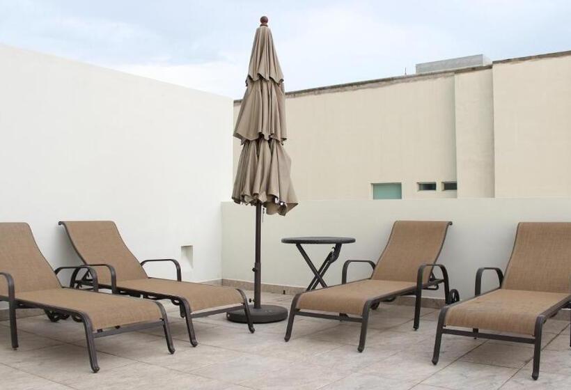 سوئیت با تخت بزرگ, Holiday Inn Express Puerto Vallarta, An Ihg
