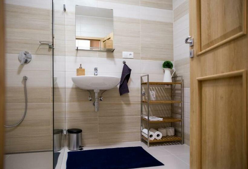Номер Стандарт, Apartmány Na čtvrtích