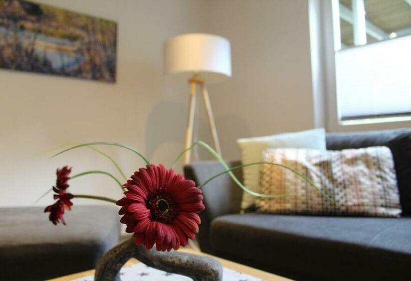 Апартаменты 1 Спальня с Видом, Ferienwohnung & Gästezimmer Schrichten