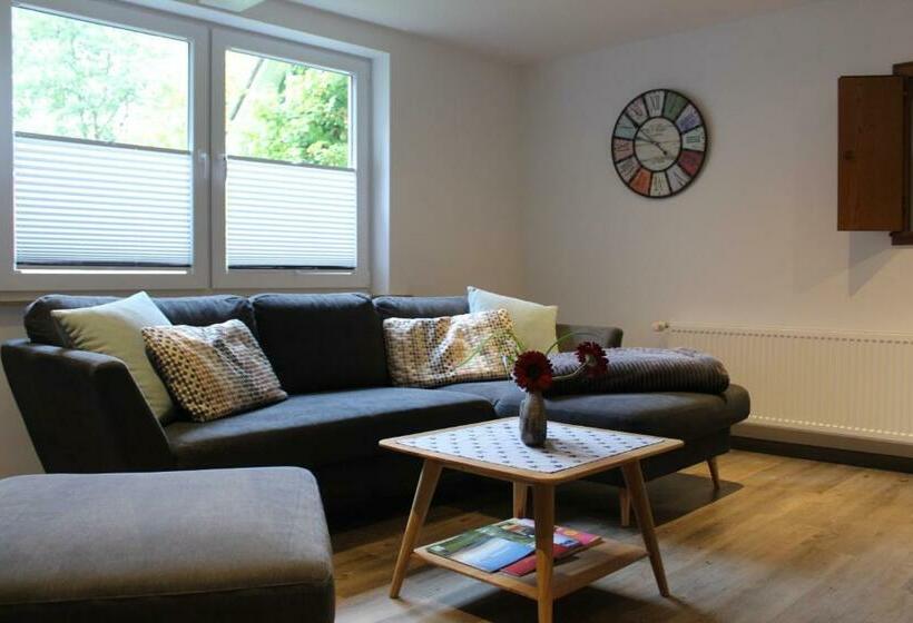 Апартаменты 1 Спальня с Видом, Ferienwohnung & Gästezimmer Schrichten