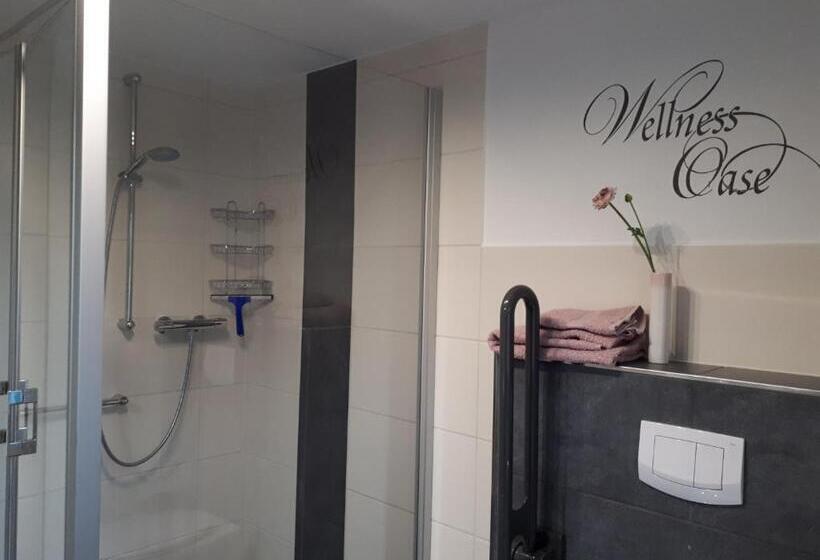Апартаменты 1 Спальня с Видом, Ferienwohnung & Gästezimmer Schrichten