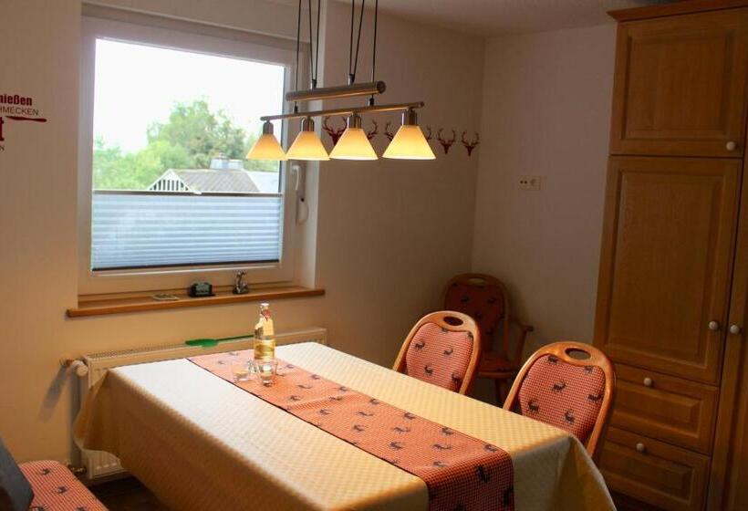 Апартаменты 1 Спальня с Видом, Ferienwohnung & Gästezimmer Schrichten