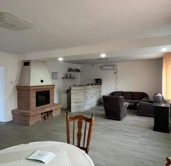 Quarto Estandar, Vila Marina&eddy