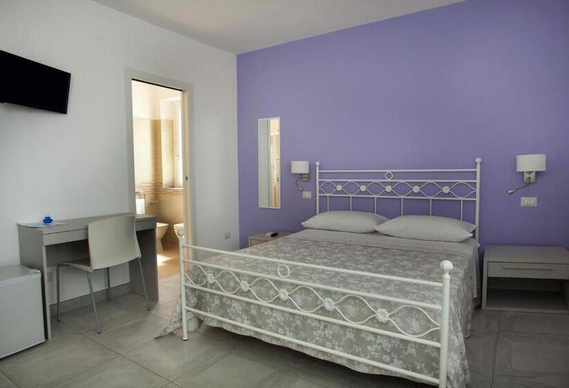 Triple Room Sea View, B&b A Due Passi Dal Mare