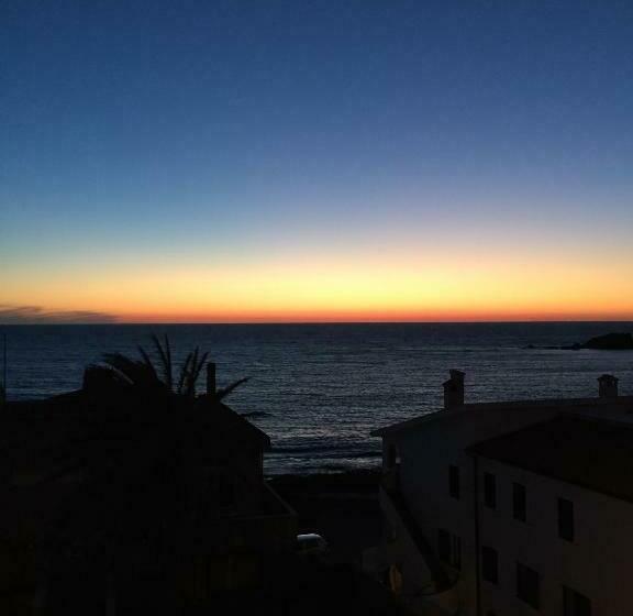 Triple Room Sea View, B&b Bentuemari