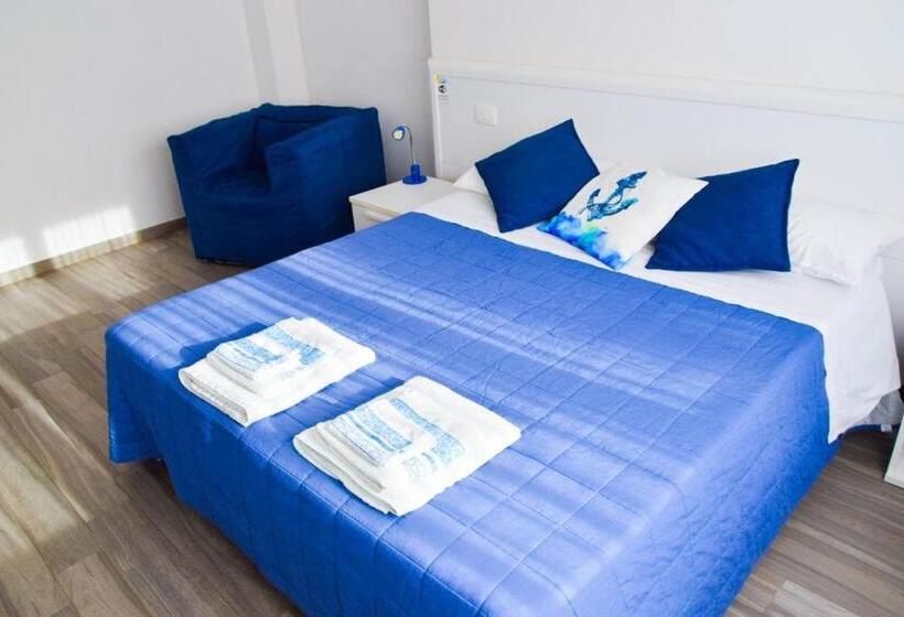 Quarto Triplo Deluxe Vista Mar, La Marina B&b