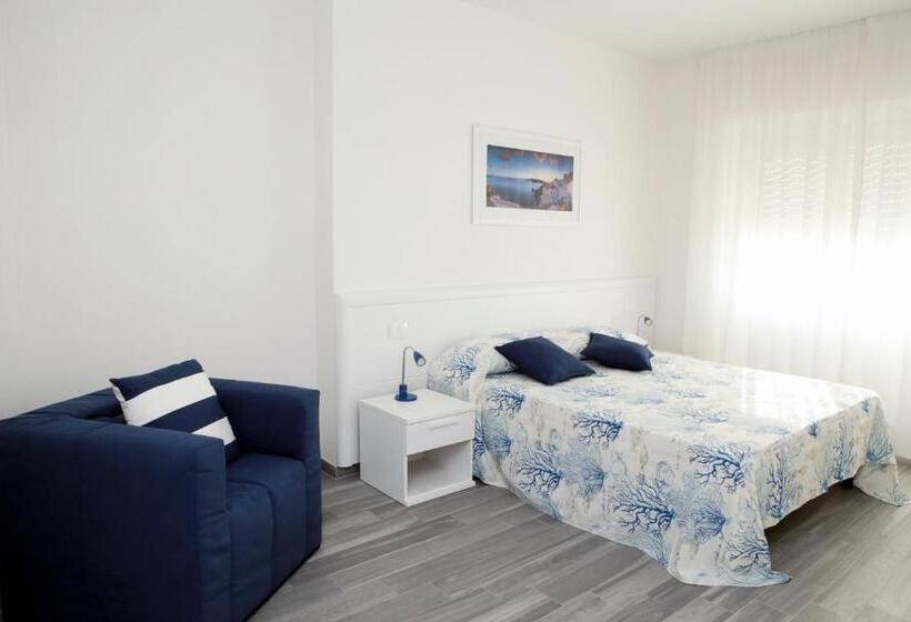 Quarto Triplo Deluxe Vista Mar, La Marina B&b