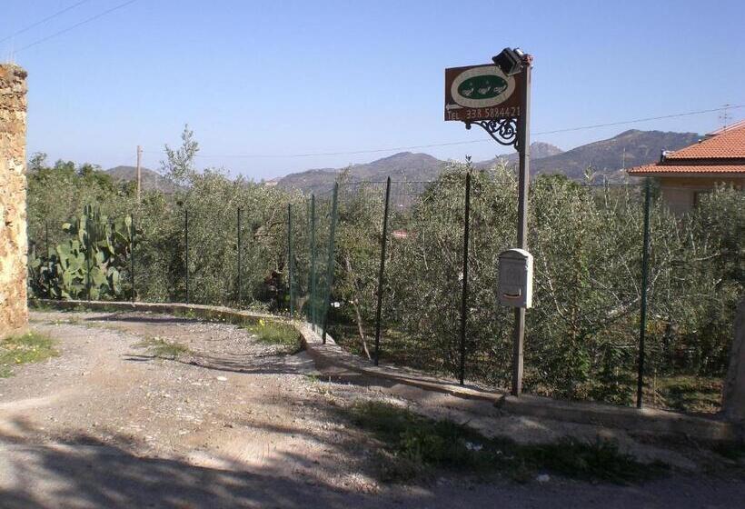 اتاق استاندارد چهارنفره با بالکن, B&b Villa Calagioli