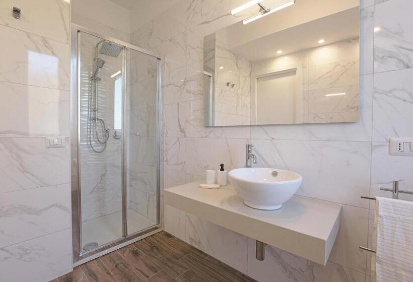 Апартаменты 1 Спальня Вид на Море, Esseneto Rooms