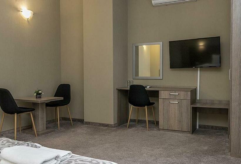 Deluxe Room with Balcony, семеен хотел естило