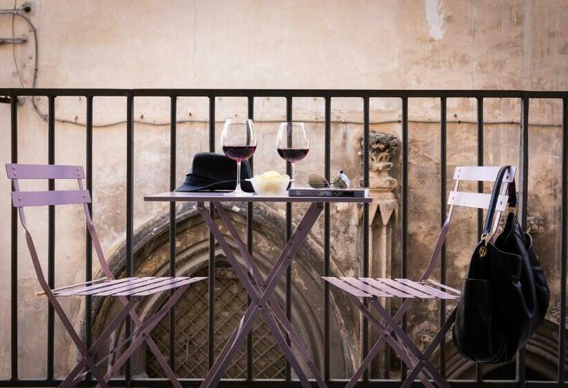 اتاق لوکس چهار تخته, Divisi Suites & Spa