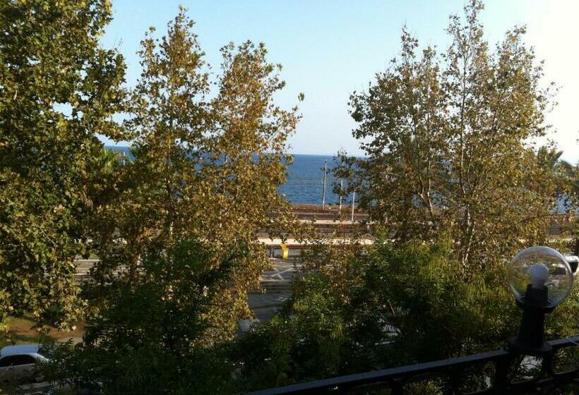 اتاق استاندارد با بالکن و چشم‌انداز دریا, Platamone Rooms