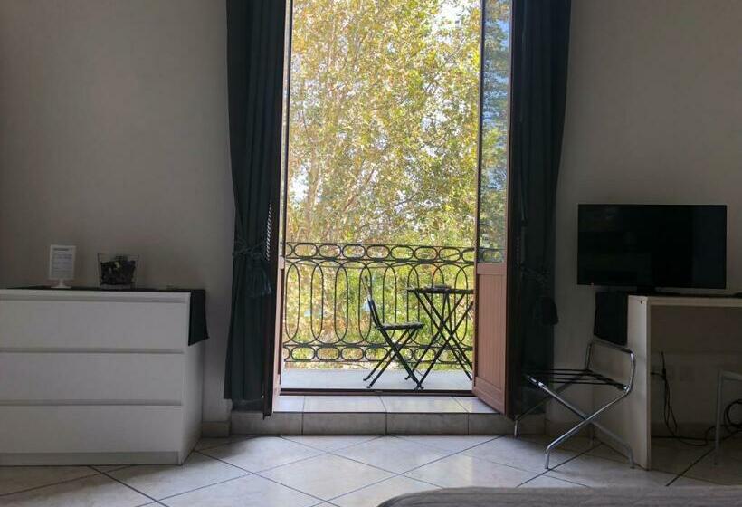 اتاق استاندارد با بالکن و چشم‌انداز دریا, Platamone Rooms