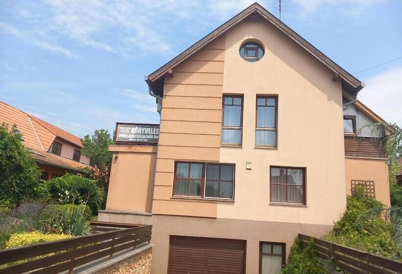 一居室别墅, árnyas Panzió Gödöllő