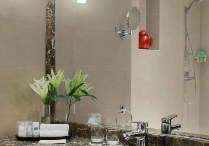 اتاق سوپریور با تخت بزرگ, Courtyard By Marriott Jazan