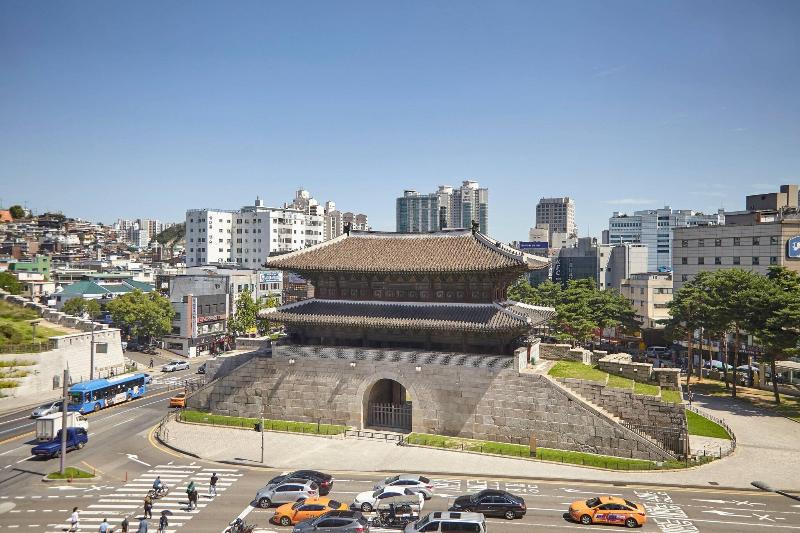 Номер Deluxe Кровать Кинг, Jw Marriott Dongdaemun Square Seoul