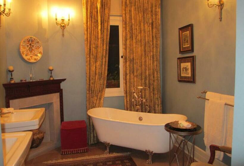 اتاق لوکس با تخت بزرگ, Casa Misha