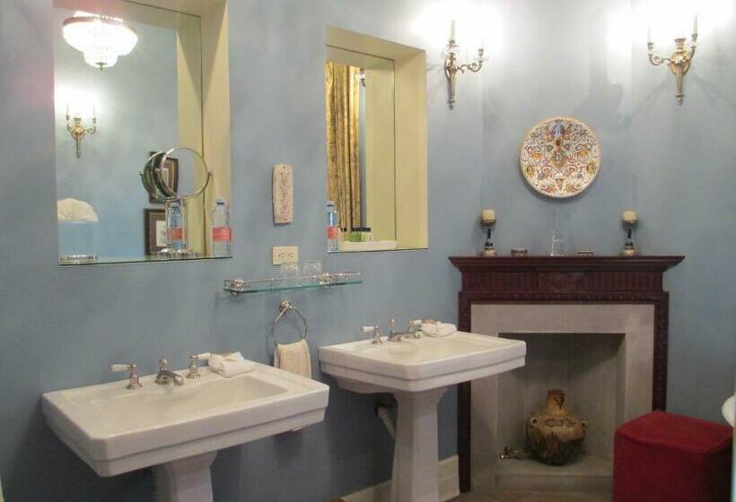 اتاق لوکس با تخت بزرگ, Casa Misha