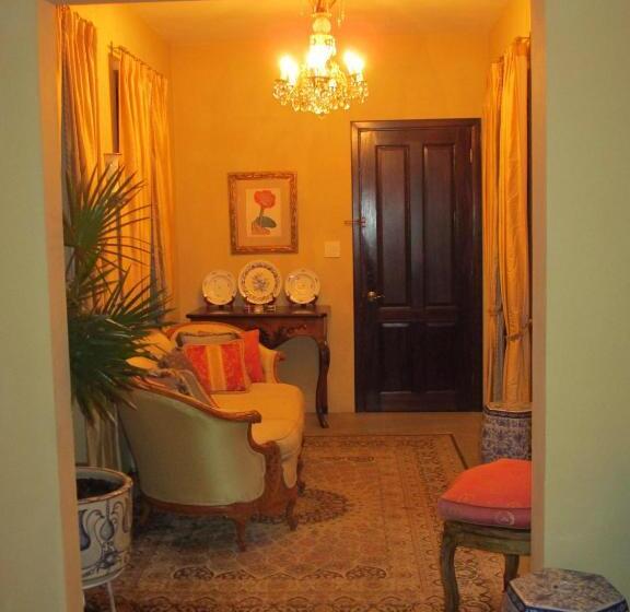 اتاق لوکس با تخت بزرگ, Casa Misha