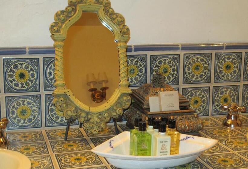 اتاق لوکس با تخت بزرگ, Casa Misha