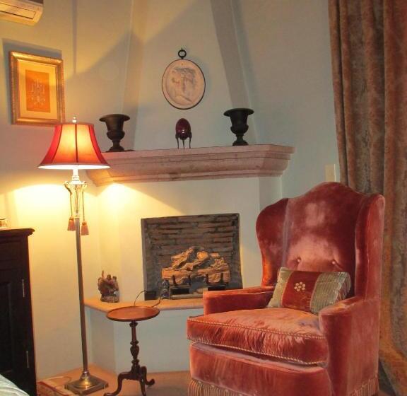 اتاق لوکس با تخت بزرگ, Casa Misha