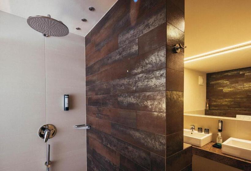 Номер Стандарт с Балконом, Genusshotel Goldene Rose