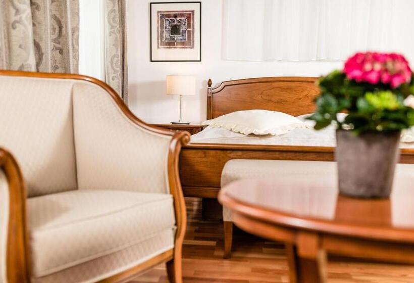 Номер Стандарт Индивидуальный, Restaurant Lilie