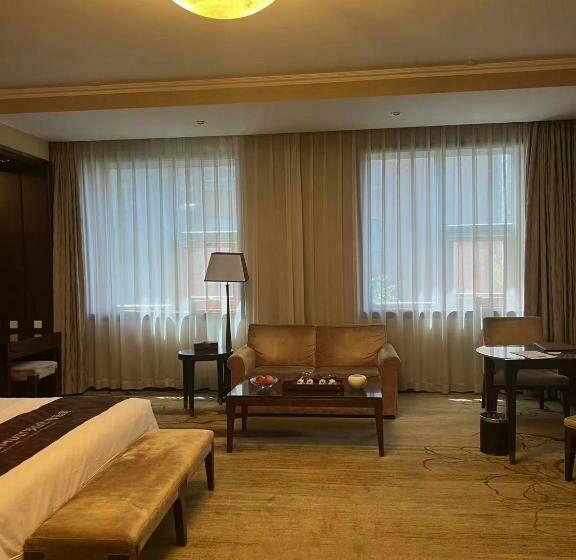 اتاق لوکس, Beijing Luhong