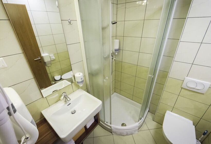 اتاق استاندارد سه نفره, Domačija Vodnik & Apartments