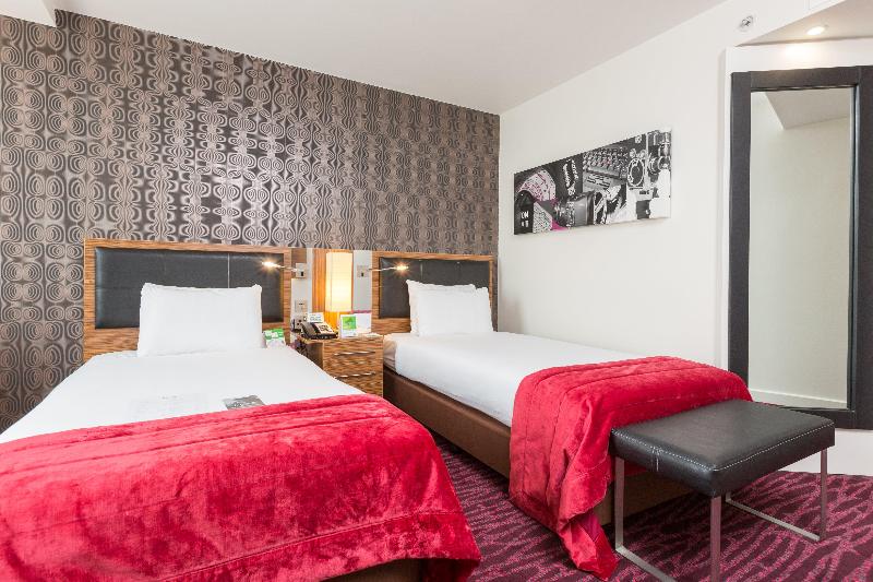 Номер Стандарт Адаптированный для Инвалидов, Holiday Inn Express Hotel & Suites Goldsboro   Base Area, An Ihg
