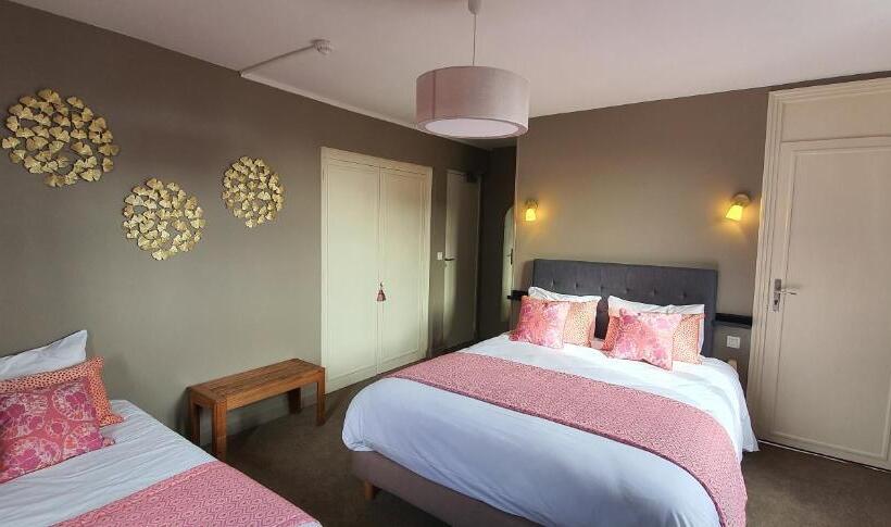 Трехместный Номер Superior, Hôtel De La Côte Fleurie