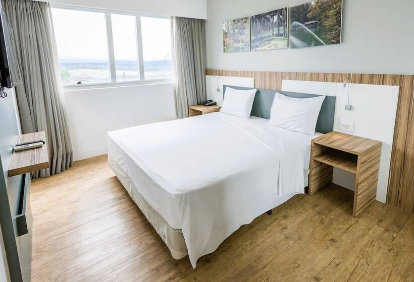Family Suite, Ibis Styles Confins Aeroporto