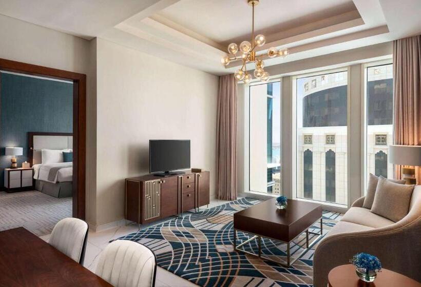 سوییت اجرایی, Wyndham Grand Doha West Bay Beach