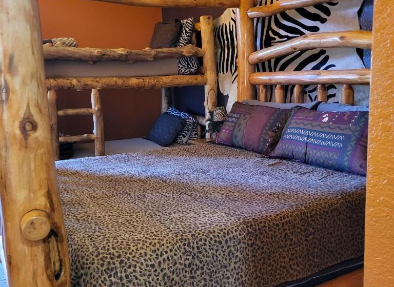 اتاق لوکس چهار تخته, Buffalopeaks Lodge