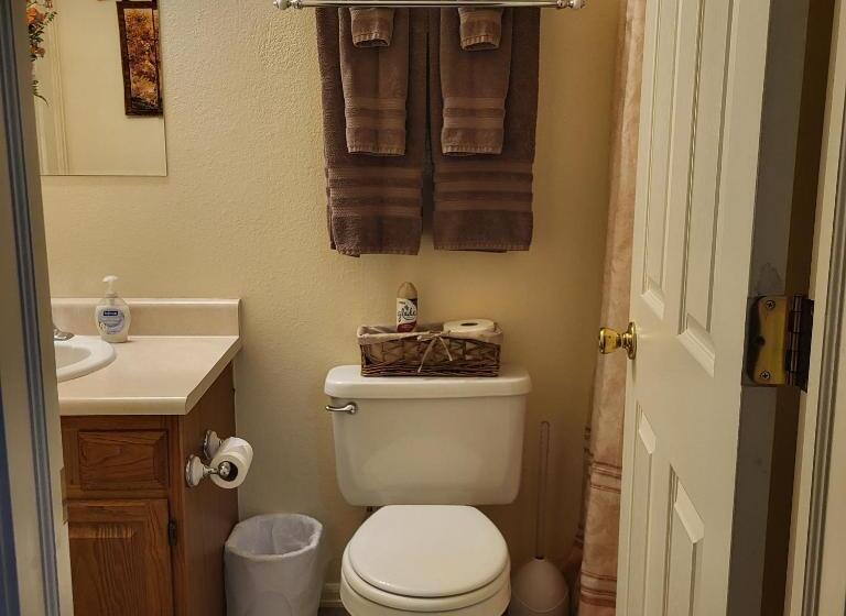 اتاق استاندارد با چشم‌انداز کوهستان, Buffalopeaks Lodge