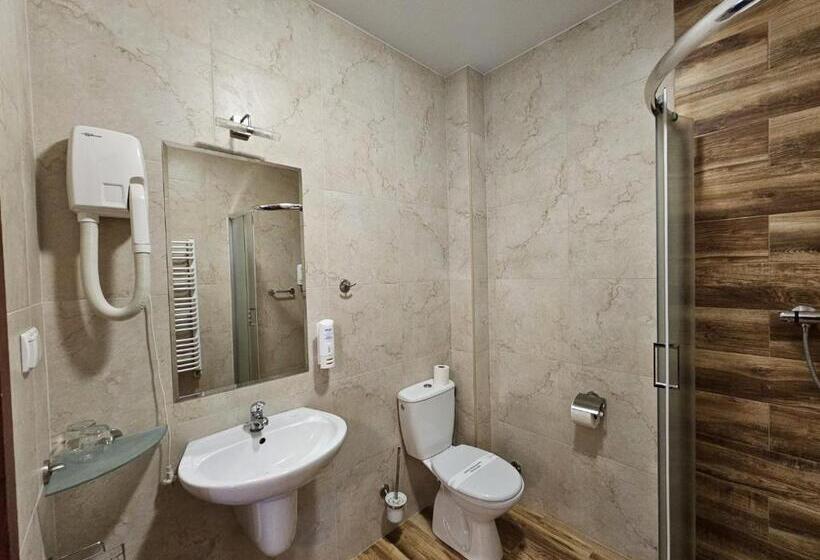 Номер Стандарт, Restauracja Hotel Imperial