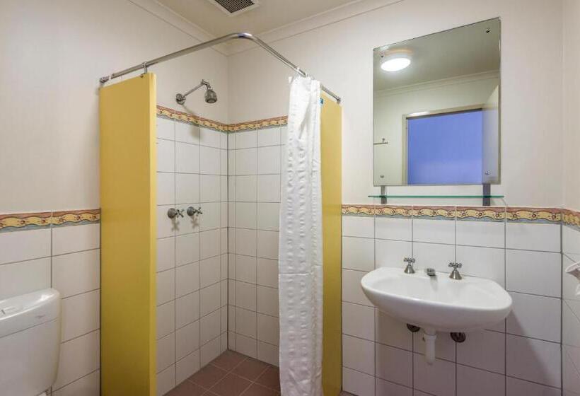 Кровать в Общей Комнате, Yha Adelaide Central