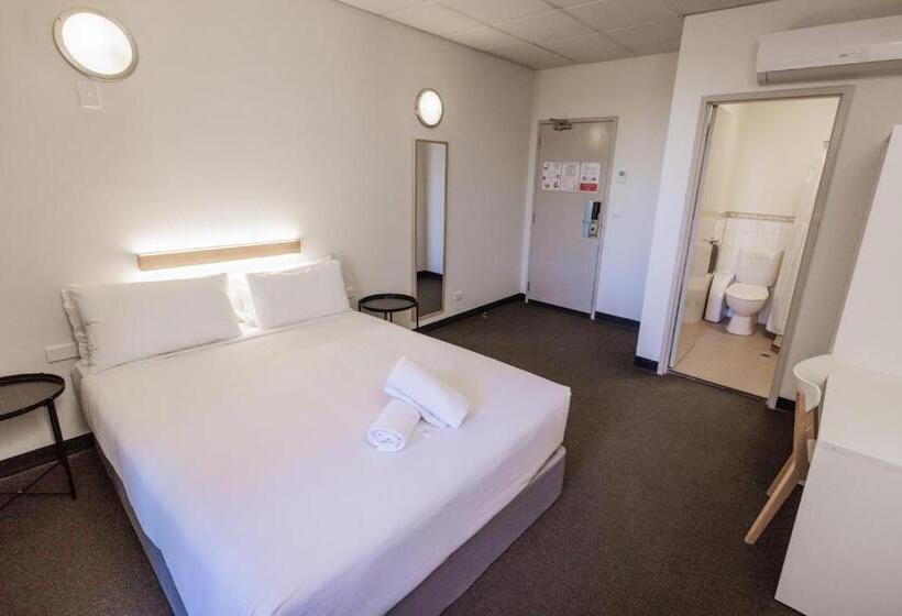 Номер Стандарт, Yha Adelaide Central