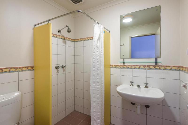 Кровать в Общей Комнате, Yha Adelaide Central