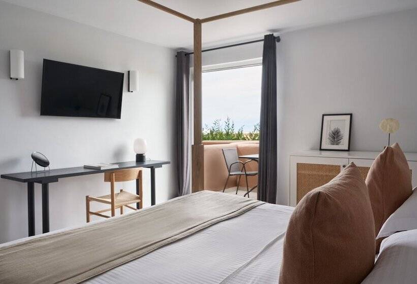 سوییت جونیور, Lena Mare Boutique