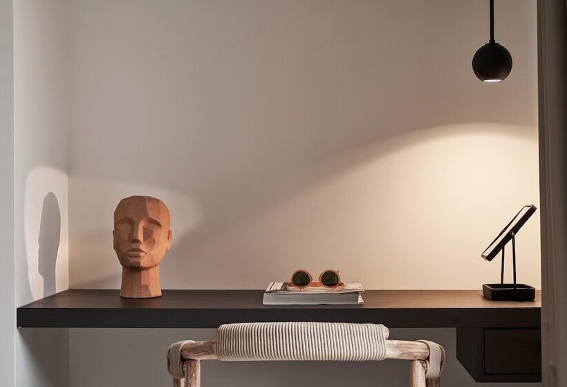 اتاق رمانتیک, Lena Mare Boutique