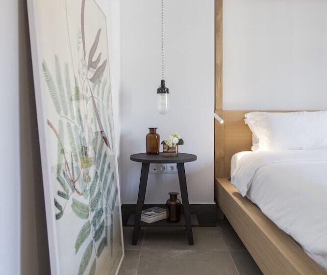سوئیت سینیور, Lena Mare Boutique